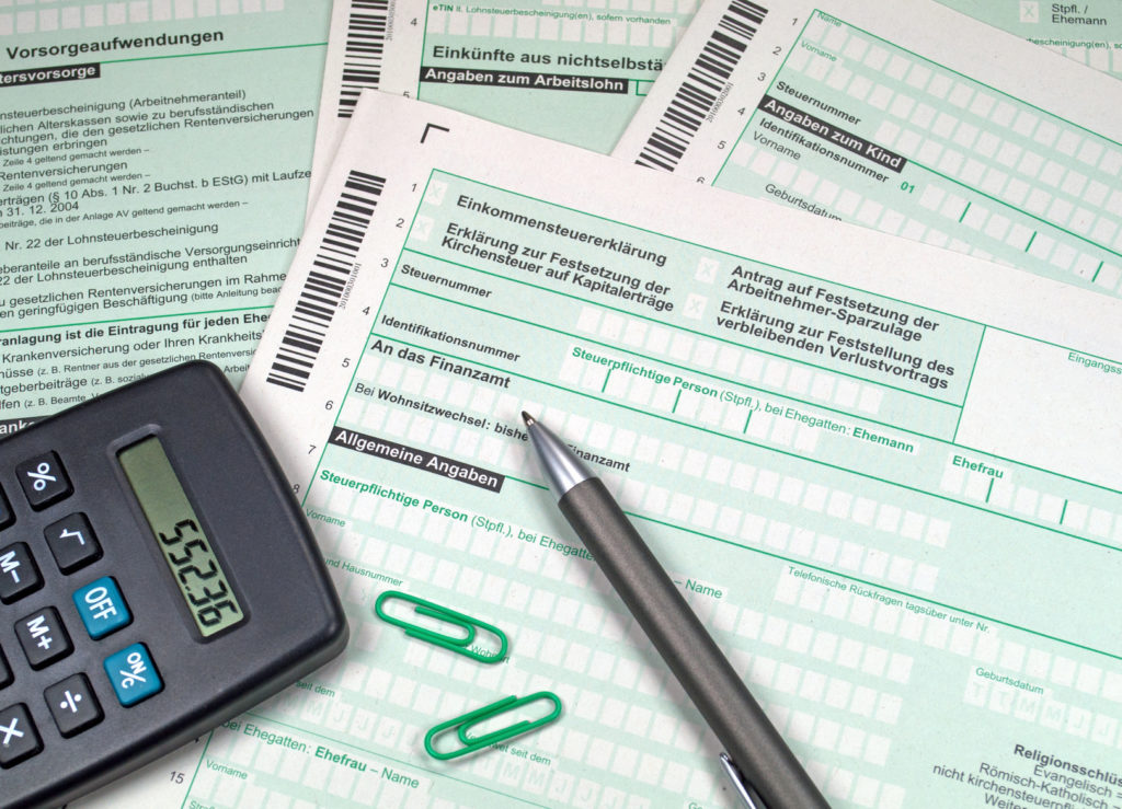 Steuererklärung machen lassen bei der Lohnsteuerhilfe Papenburg - Steuerformulare